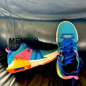 Nike, used, good condition, Witness. Men’s size 9